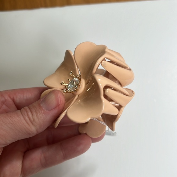 Cream Kate Crystal Flower Clip - Picture 4 of 4